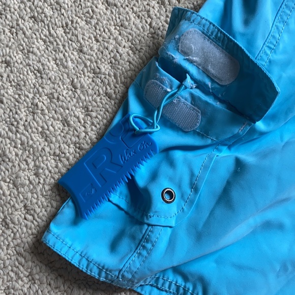 Rosy board shorts - Picture 4 of 8